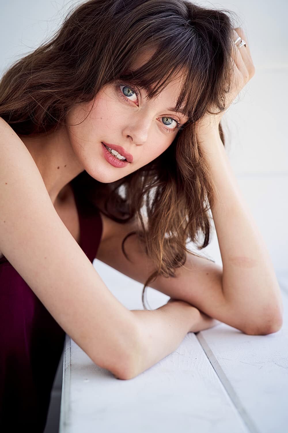 Laura Dennis()