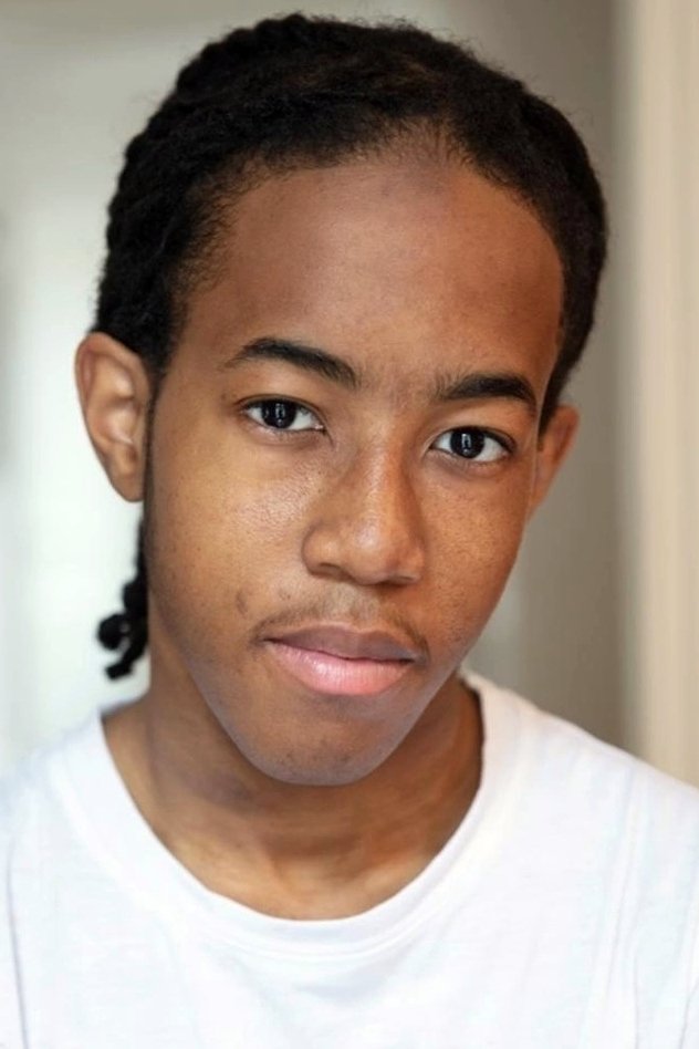 Chris Makodi()
