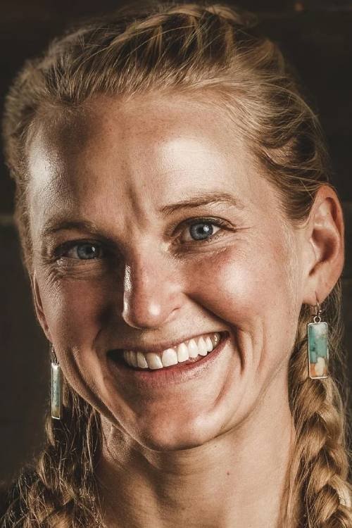Emily Harrington()